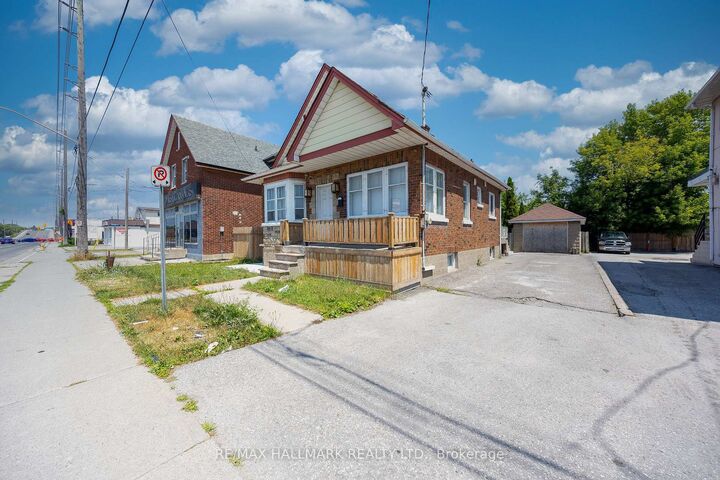 Property Photo: 559 Ritson Road S ON L1H 5K6