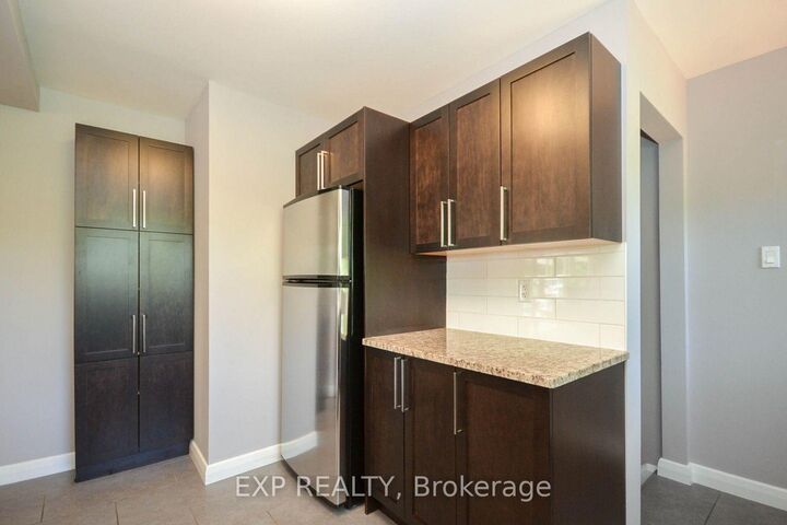 Property Photo: 6 Solva Drive ON K2H 5R5