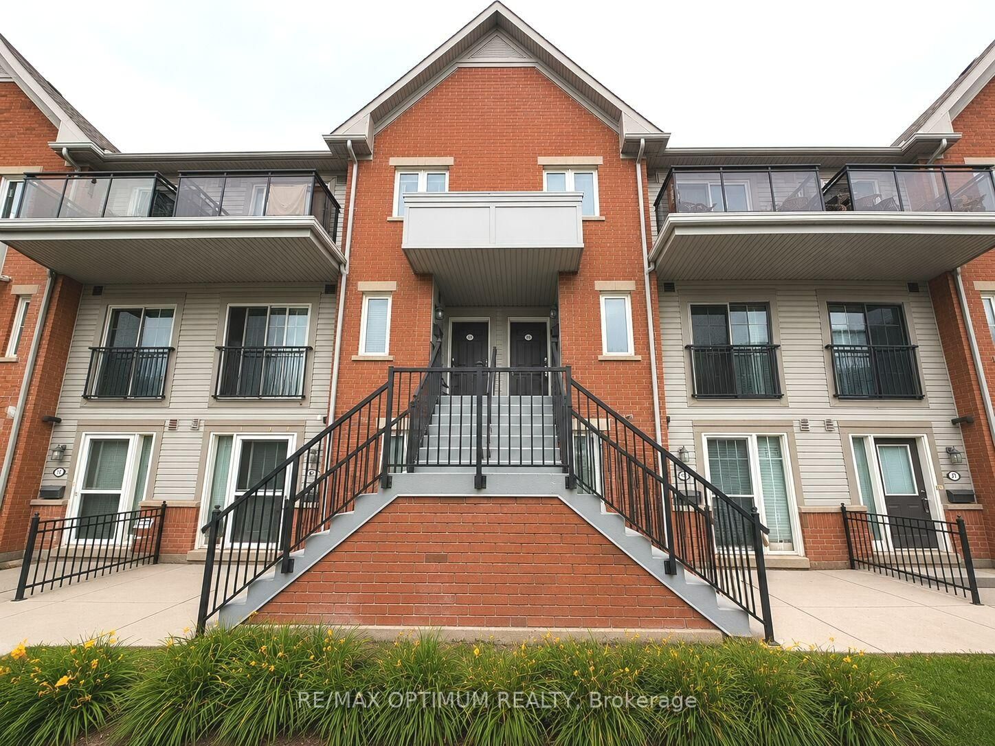 Property Photo: 4620 Guildwood Way 17 ON L5R 4H5