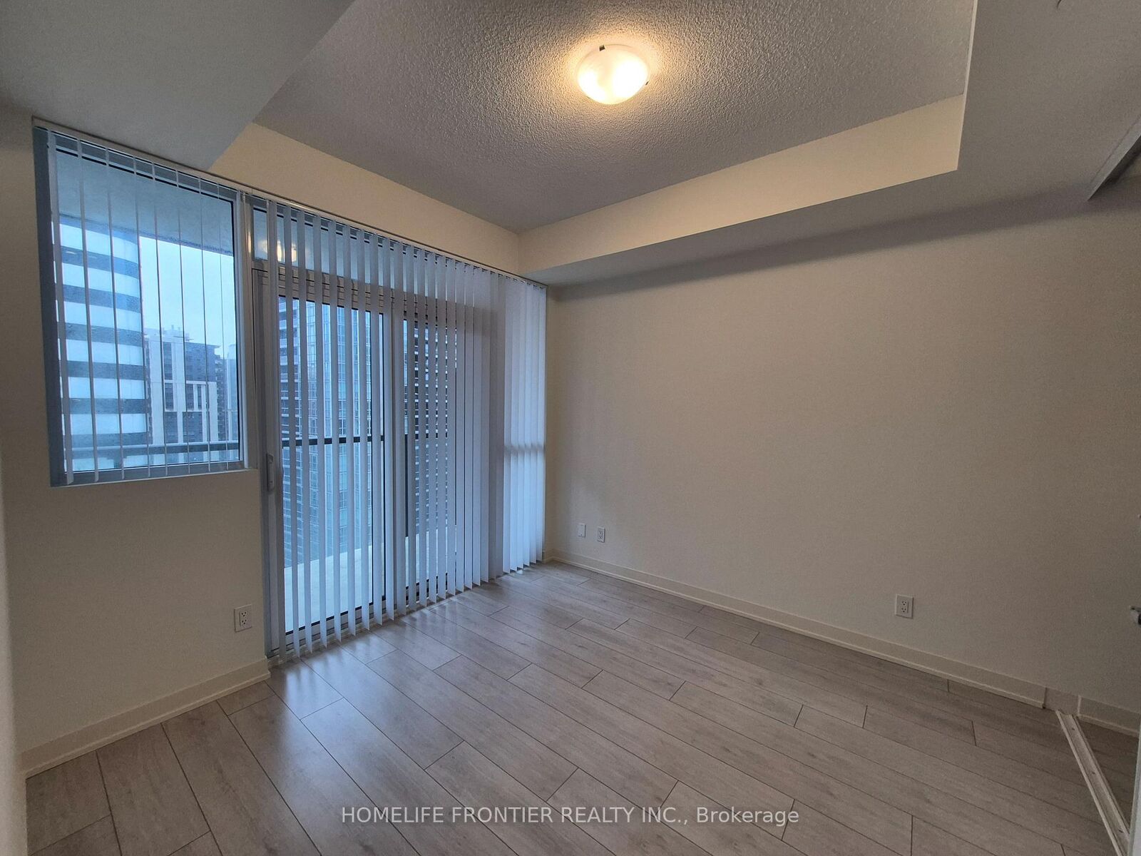 Property Photo: 4955 Yonge Street 1915 ON M2N 0L8