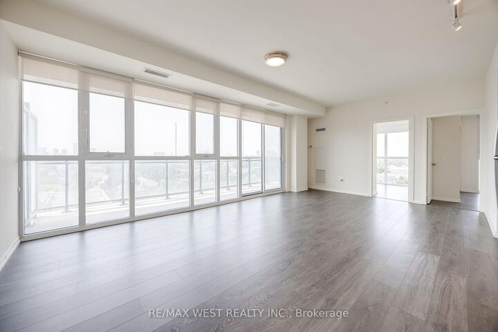 Property Photo:  3237 Bayview Avenue 902  ON M2K 2J7 