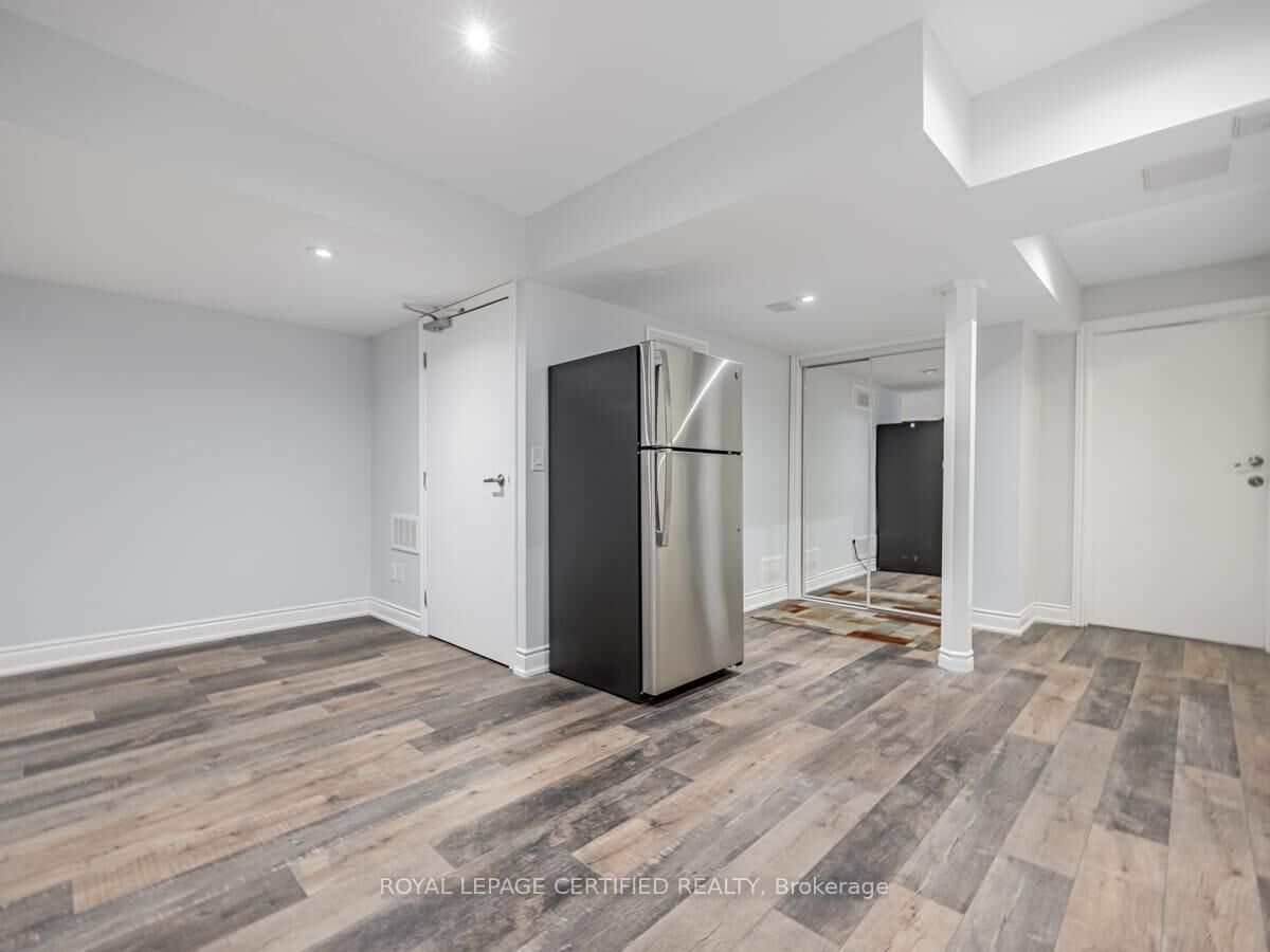 Property Photo: 72 Little Britain Cres Little Britain Crescent N Bsmt ON L6Y 6A8