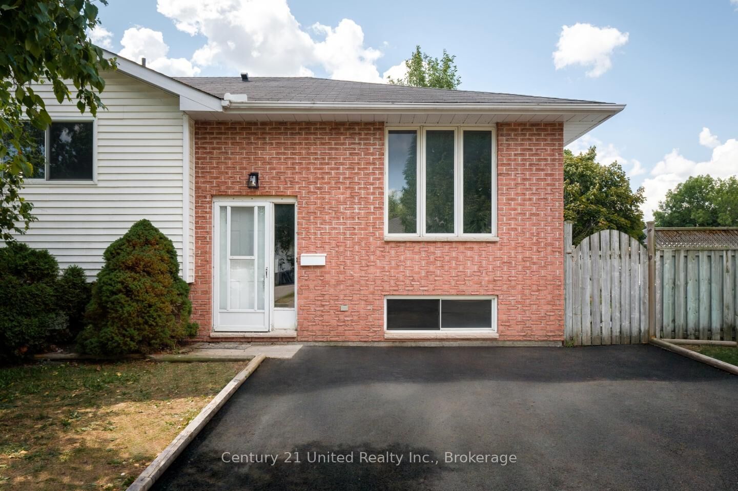 Property Photo:  2603 Foxmeadow Road Unit A  ON K9L 1X3 