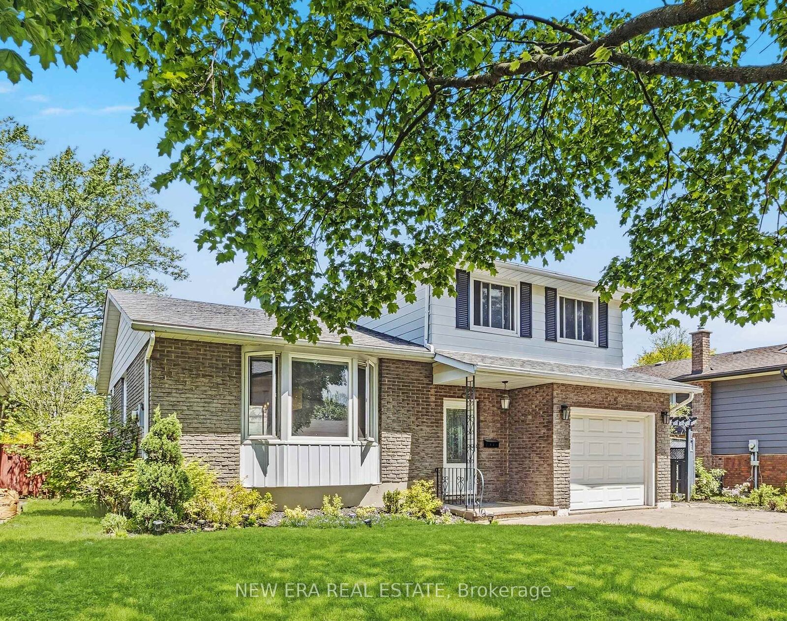 Property Photo: 5 Shetland Crescent ON L2P 3P6