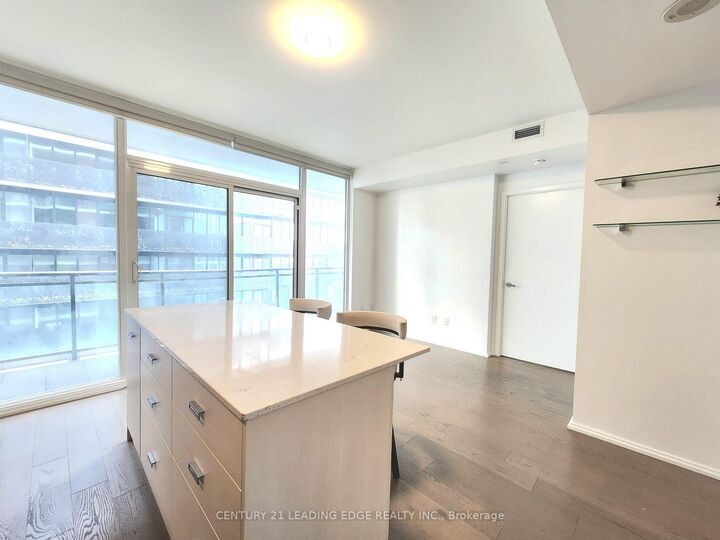 Property Photo: 45 Charles Street E 4511 ON M4Y 0B8