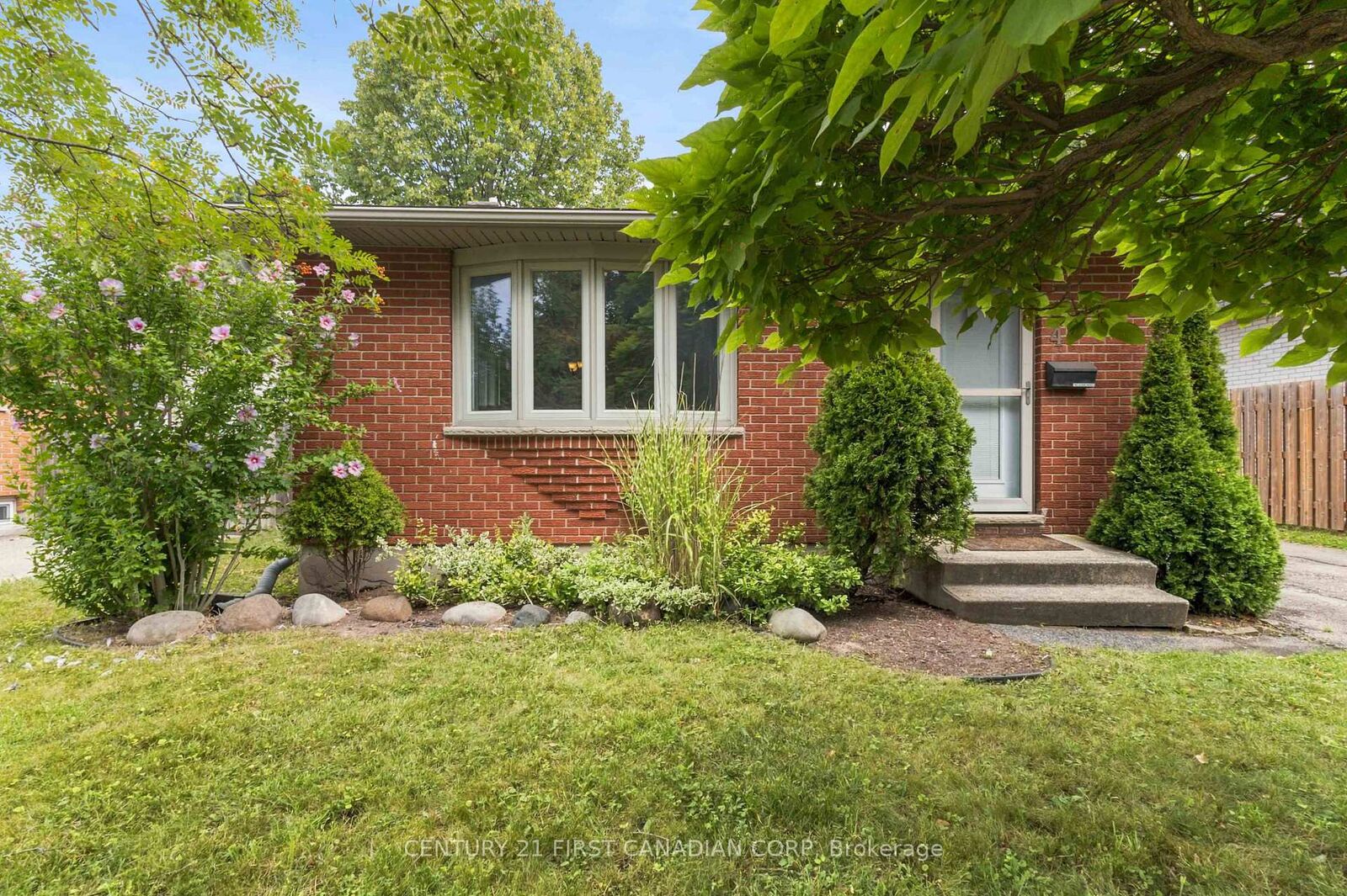 Property Photo:  436 Ferndale Avenue  ON N6C 2Z1 