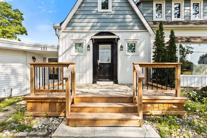 Property Photo:  151 St George Street  ON L3C 5N9 