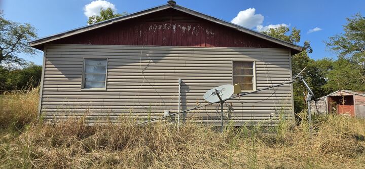 Property Photo: 102107 S 4705 Road OK 74948