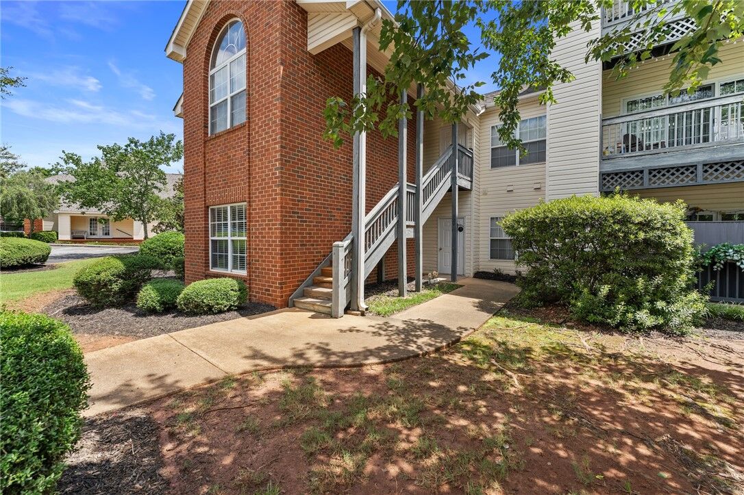 Property Photo:  111 Wexford Drive 100  SC 29621 