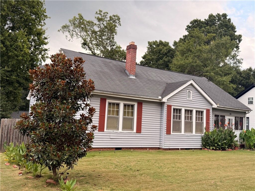 Property Photo:  401 Rose Hill  SC 29624 