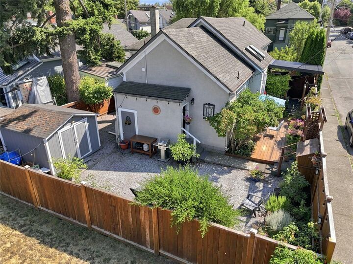 Property Photo: 1272 Centre Rd BC V8T 1K3