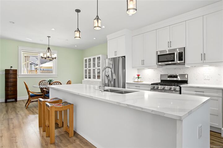 Property Photo: 743 Briarwood Dr BC V9P 0G5