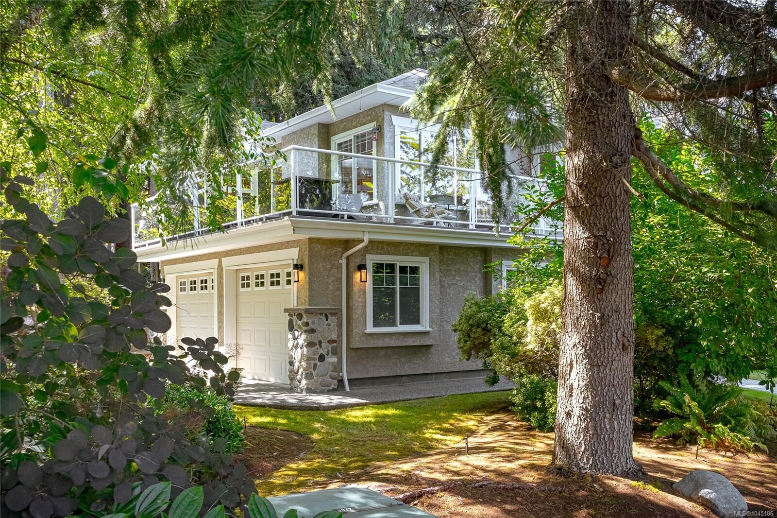 Property Photo: 7348 Ridgedown Crt BC V8M 2H7
