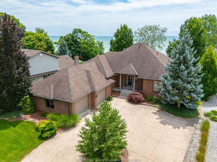 501 Lake Drive — photo 1