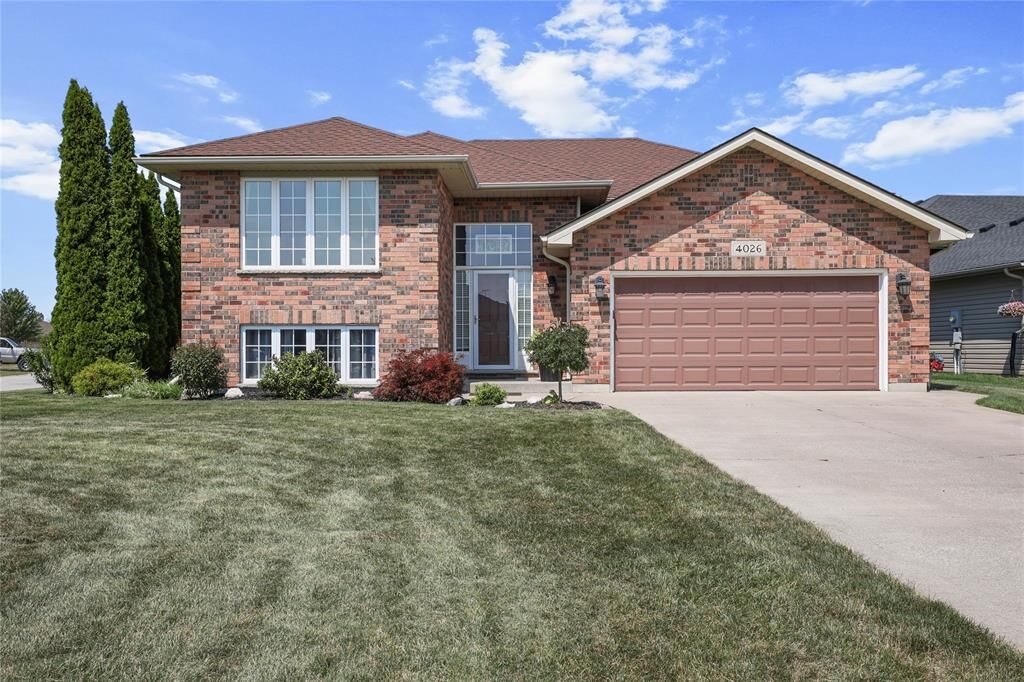 Property Photo: 4026 Applewood Drive ON N0N 1R0