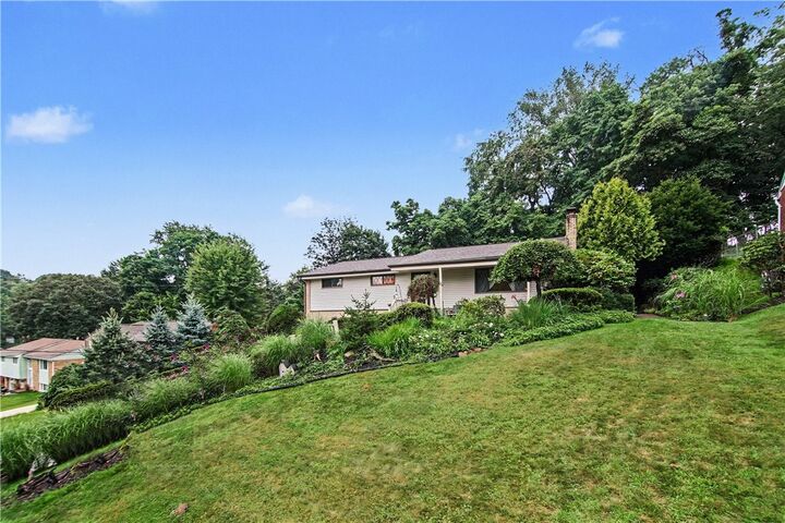 Property Photo:  405 Peters Drive  PA 15116 