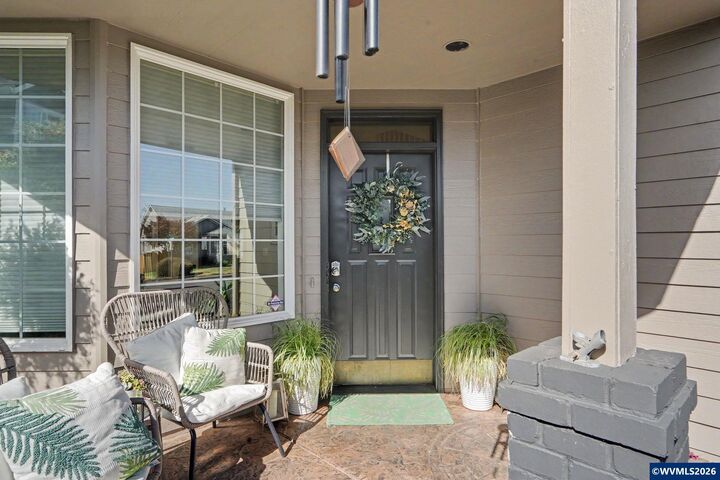Property Photo:  2337 Margarett St NW  OR 97304 