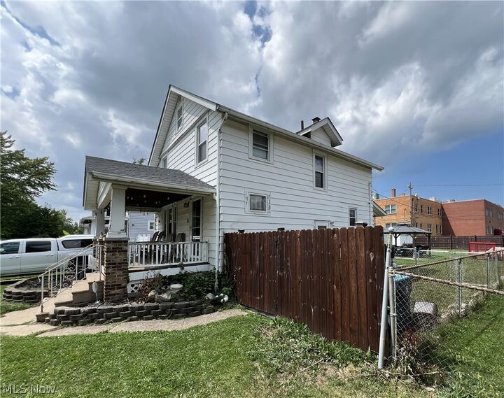 Property Photo:  1891 E 33rd Street  OH 44055 