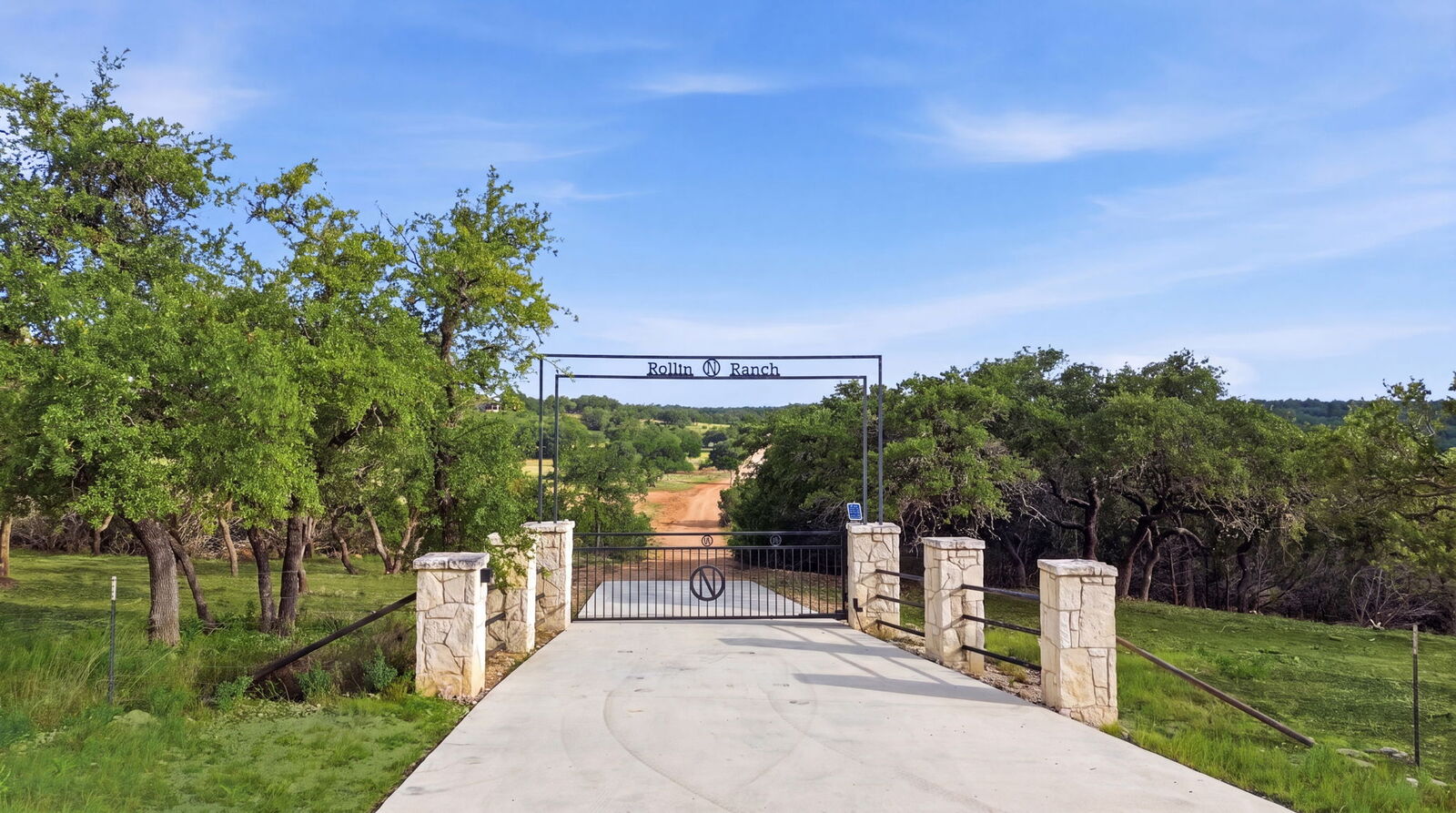 Property Photo:  271 Rollin N Ranch Rd Road  TX 78606 