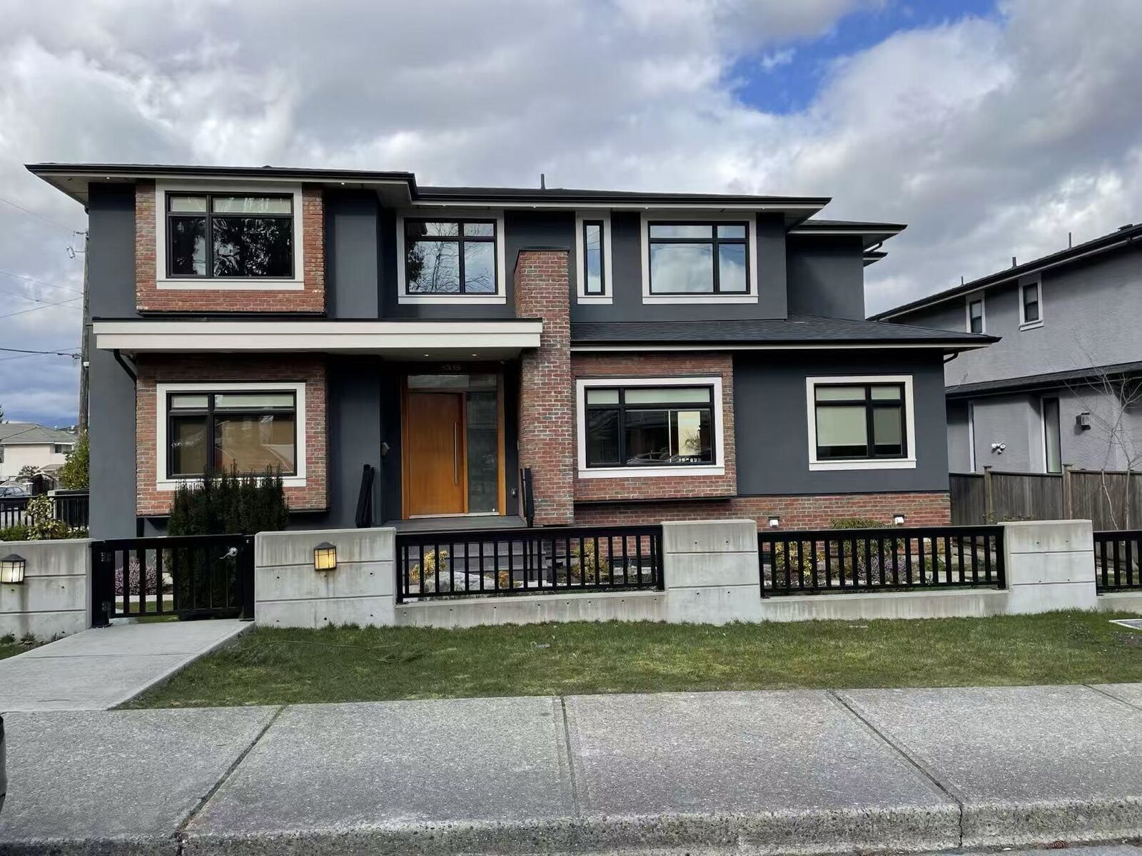 Property Photo:  5335 Irving Street Street Ensuite  BC V5H 1V1 