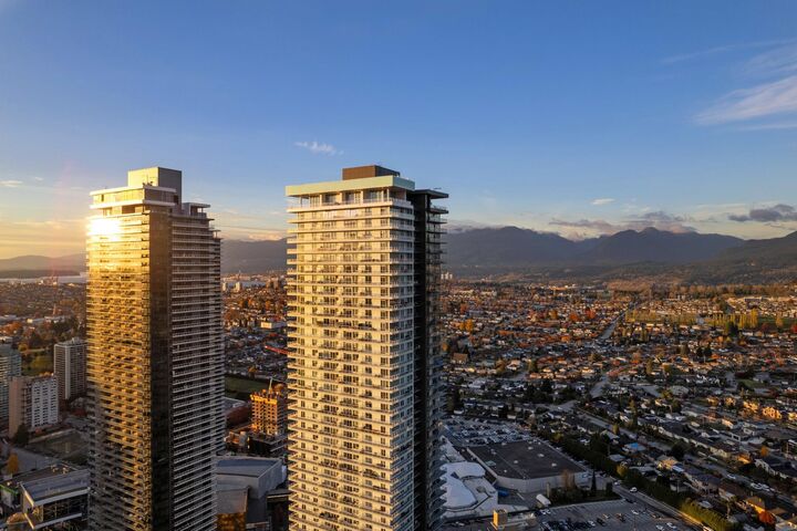 Property Photo: 4650 Brentwood Boulevard 4507 BC V5C 0M3