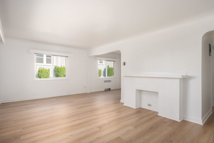 Property Photo:  735 Royal Avenue 105  BC V3M 1J6 