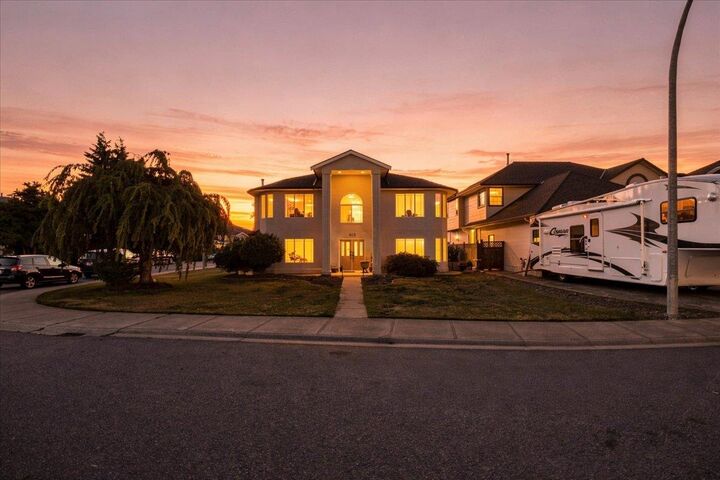 8351 Miller Crescent — photo 1