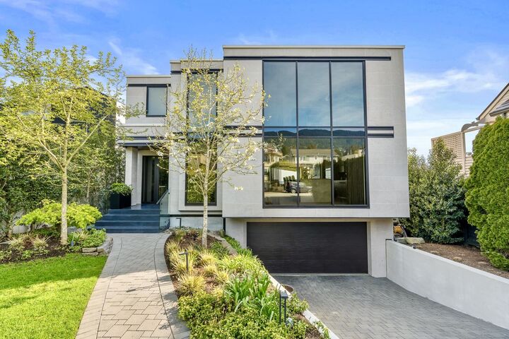 2356 Bellevue Avenue — photo 1