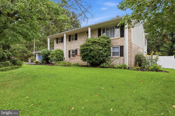 Property Photo:  426 Jennifer Drive  PA 17070 
