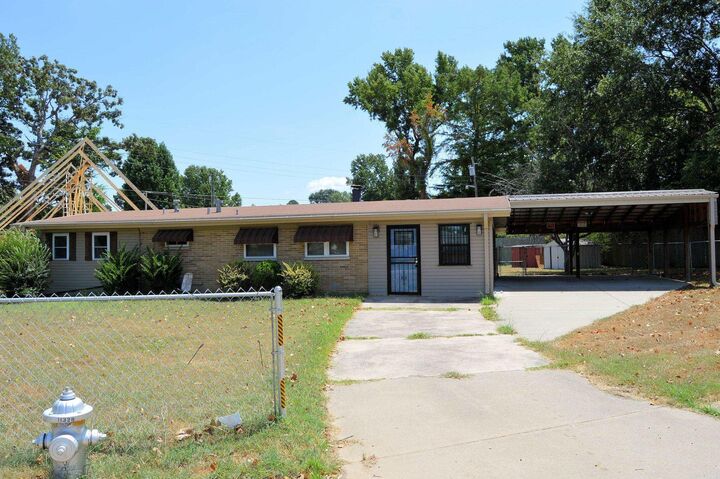 Property Photo:  5215 Mabelvale Pike  AR 72209 