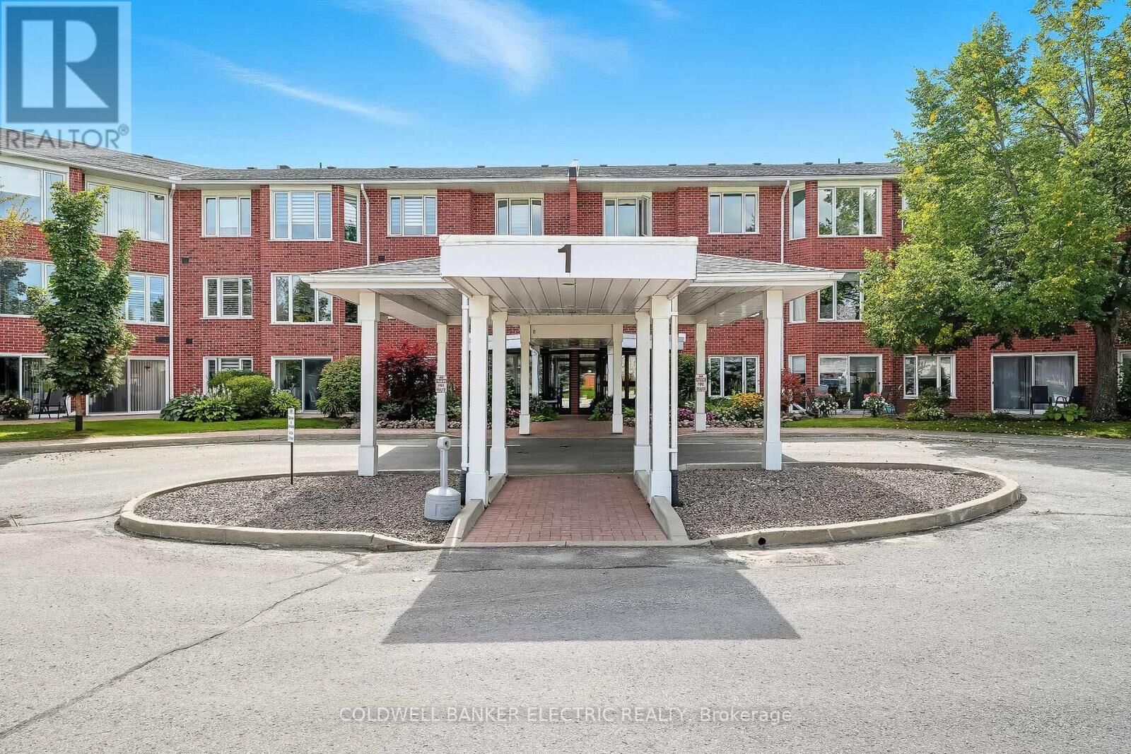 Property Photo:  1 Heritage Way 301  ON K9V 5P9 