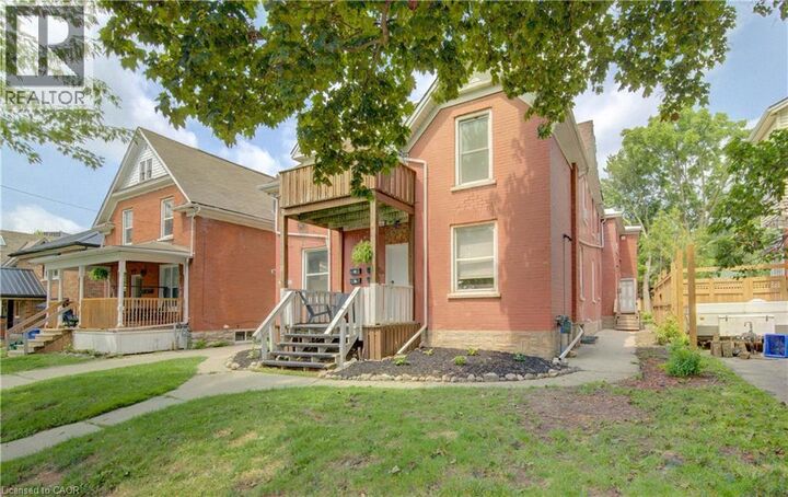 Property Photo:  14 Brubacher Street 10  ON N2H 2V9 