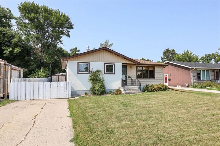 Property Photo:  9 St Pierre Street  MB R3V 1J3 