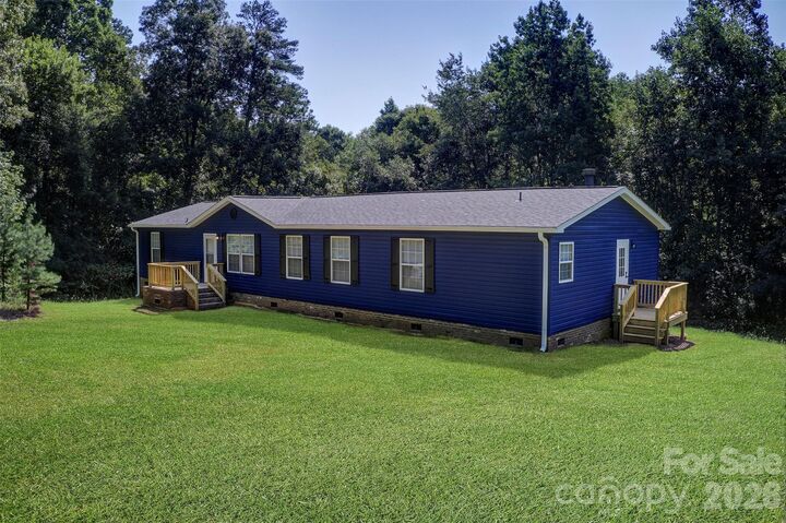 Property Photo:  262 Upper Stanley Road  NC 28164 