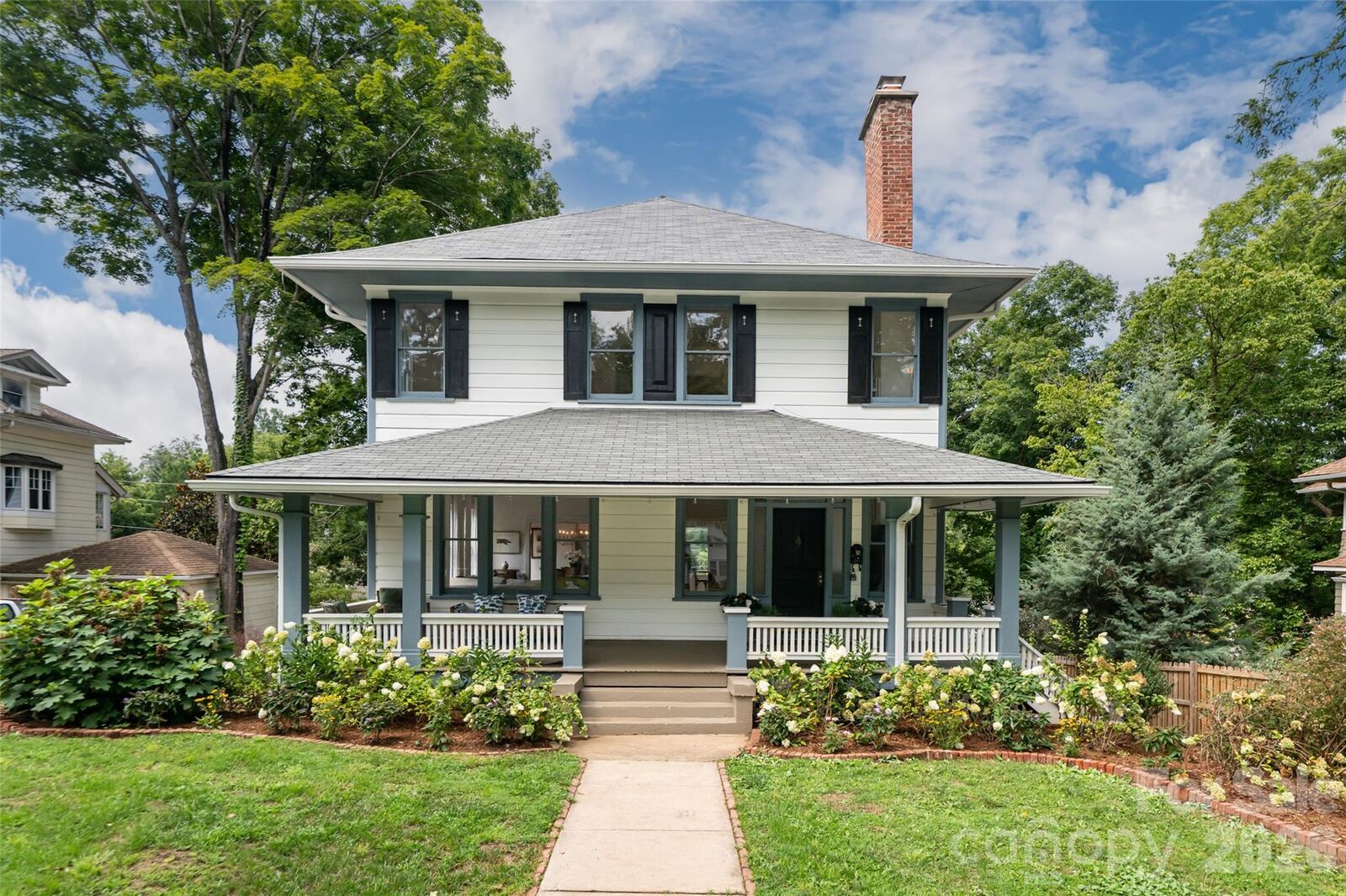 Property Photo: 142 Edwin Place NC 28801