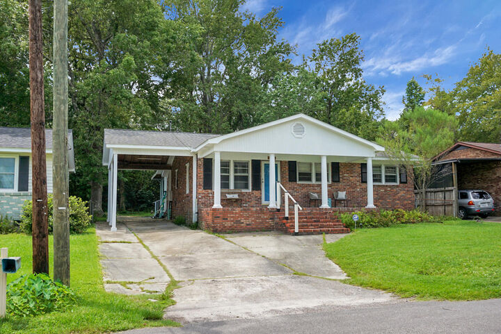 Property Photo:  5911 Oak Street  SC 29410 