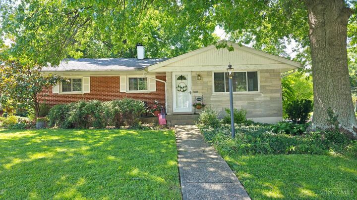 Property Photo:  5615 Sprucewood Drive  OH 45239 