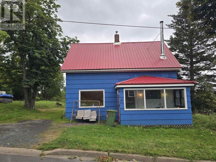 10 Chestnut Street — photo 1