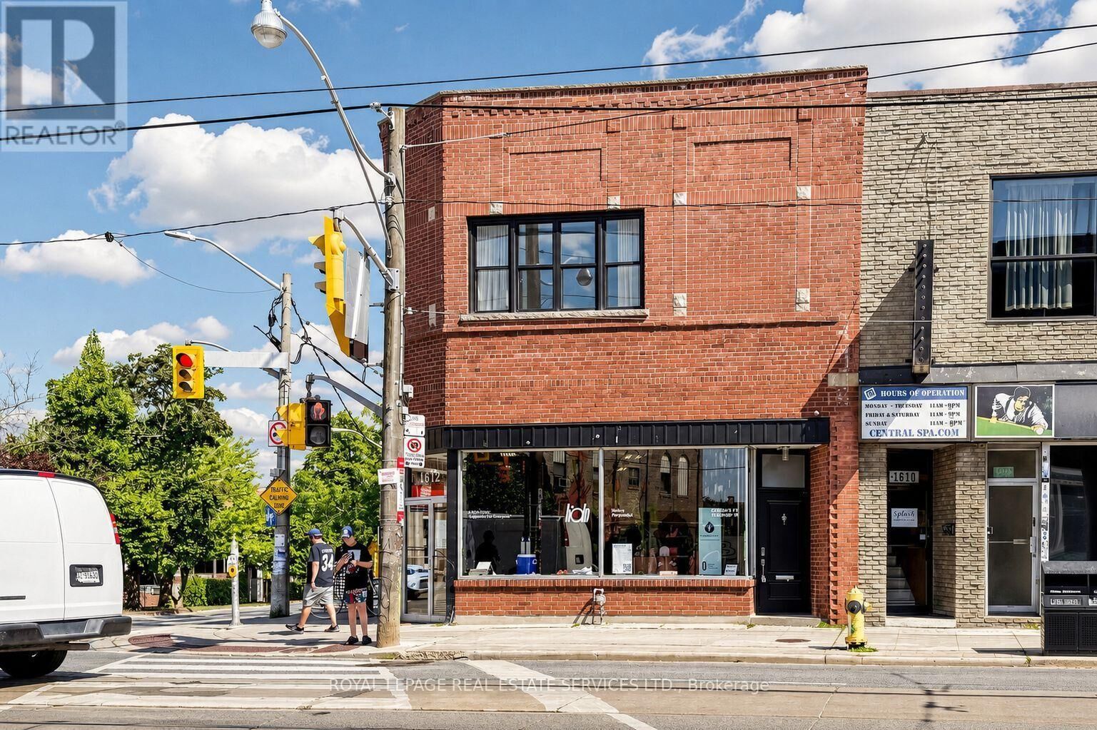 Property Photo: 1612 Dundas Street West Upper ON M6K 1T8