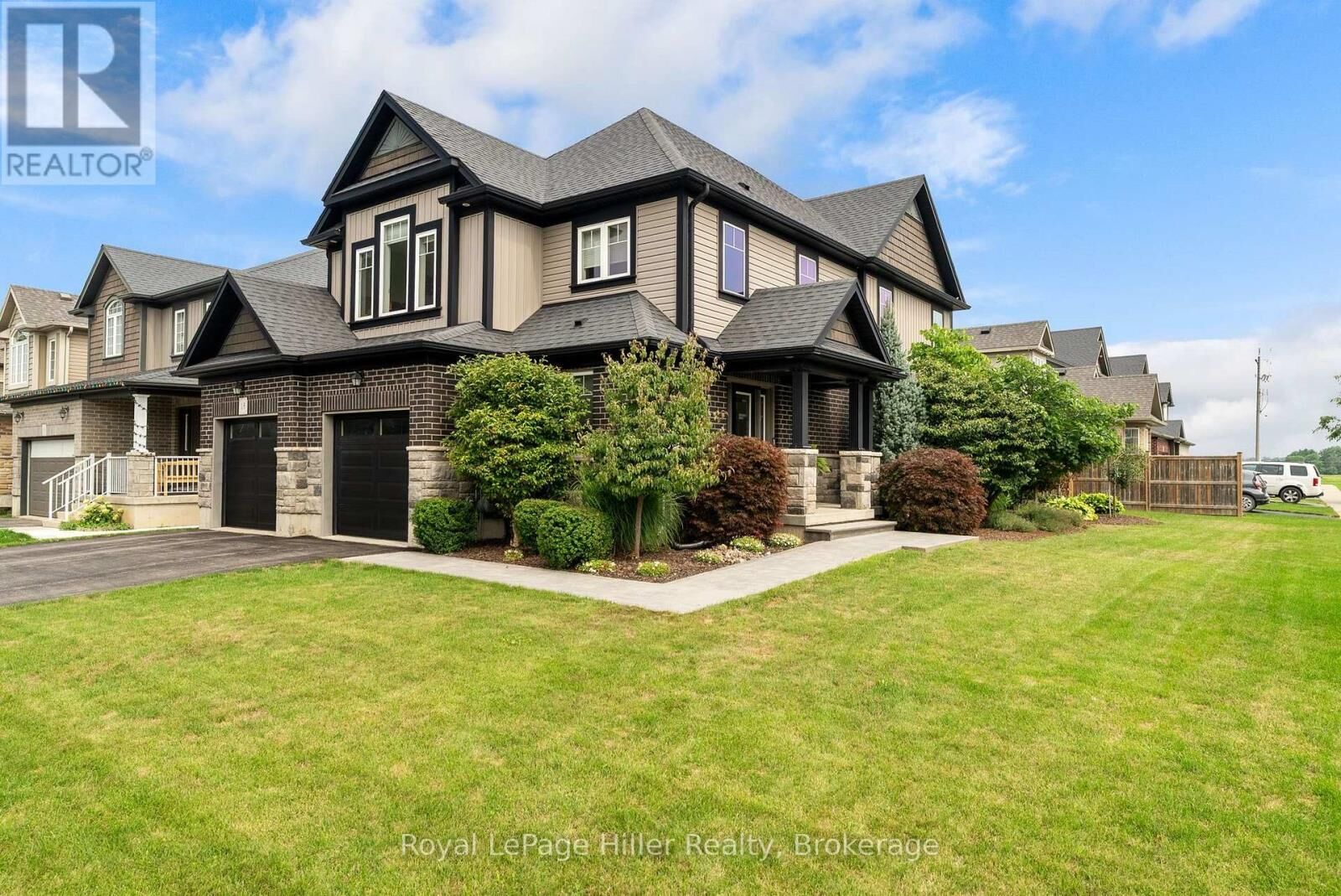 Property Photo:  15 Robertson Drive  ON N5A 0C8 