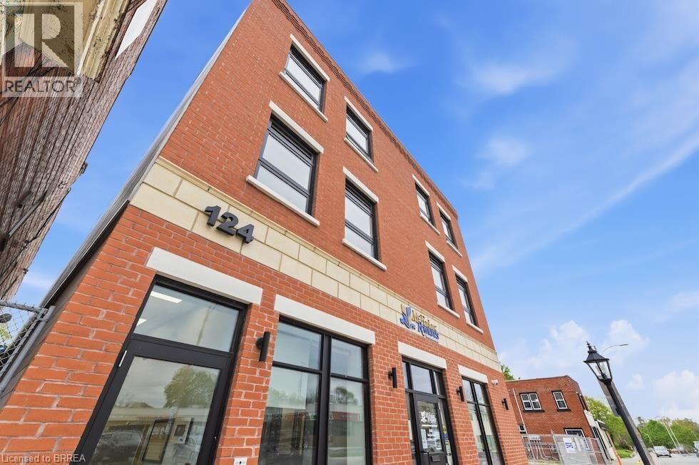 Property Photo:  124 King Street 102  ON N4B 1X8 