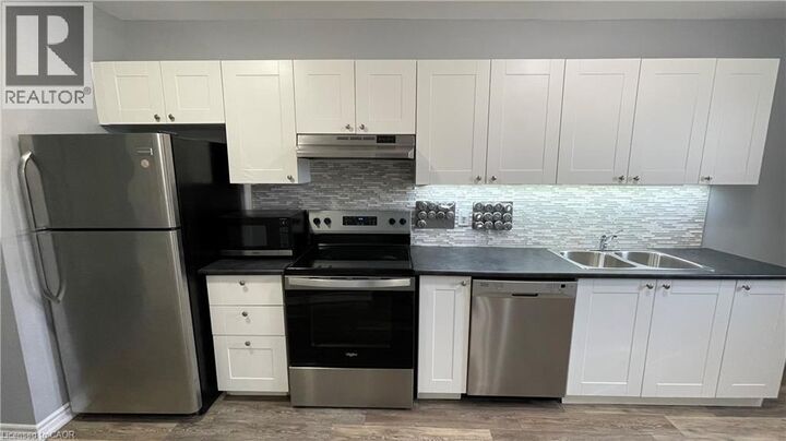 Property Photo:  468 Main Street East 15  ON L8N 1K6 