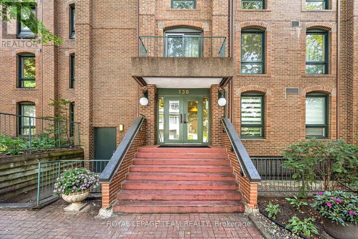 Property Photo: 130 Rideau Terrace 7 ON K1M 0Z2