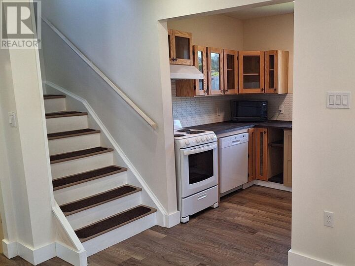 Property Photo:  15 Ross Ave  ON P0T 2E0 