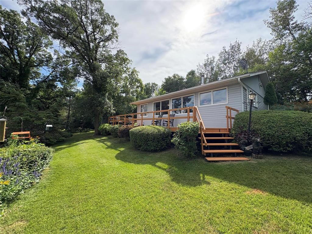 Property Photo: 17 Porcupine Drive MB R7N 3B3