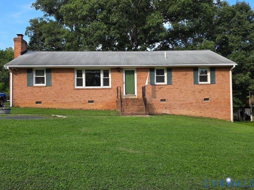 Property Photo: 6420 Wimbledon Drive VA 23224