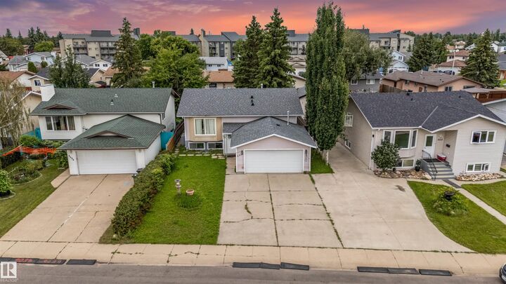 Property Photo: 4516 18A Avenue NW AB T6T 2T2