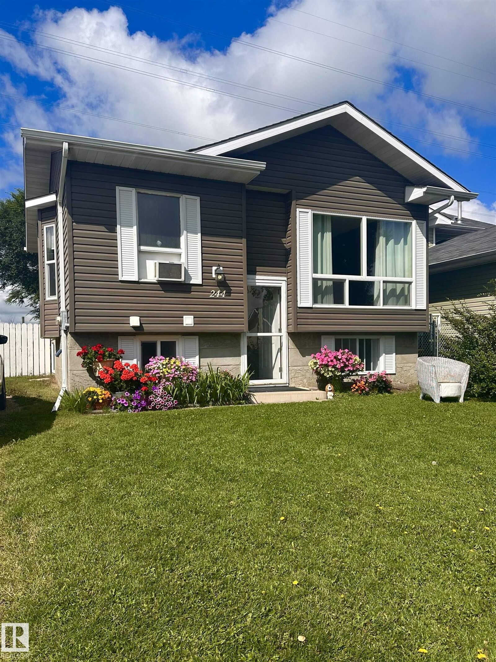 Property Photo:  244 Porter Avenue  AB T0C 1Z0 