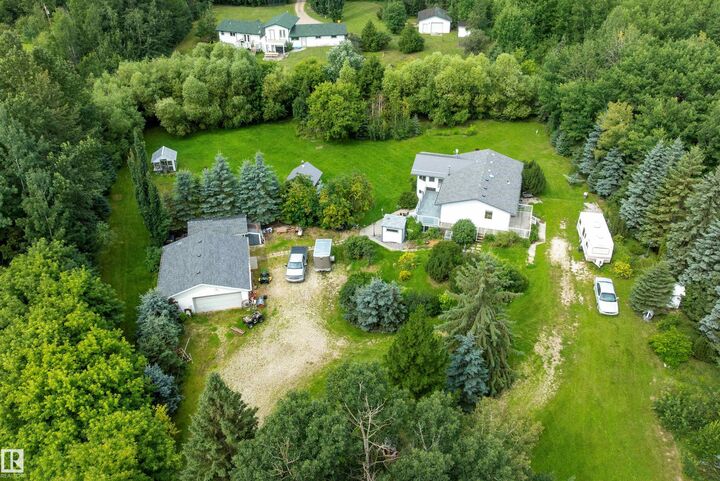 Property Photo: 52502 Rge Road 25 104 AB T7Y 2M2