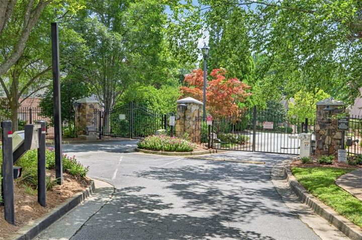 Property Photo: 2294 Meadow's End GA 30097